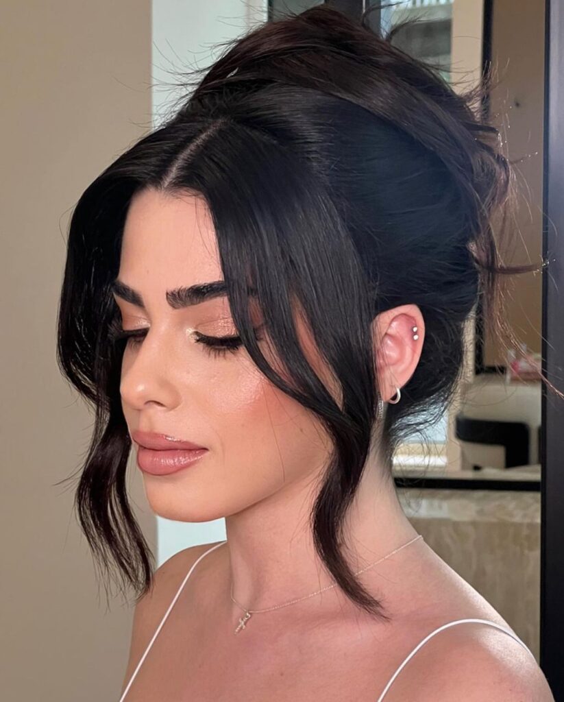 chignon désordonné pour cheveux longs