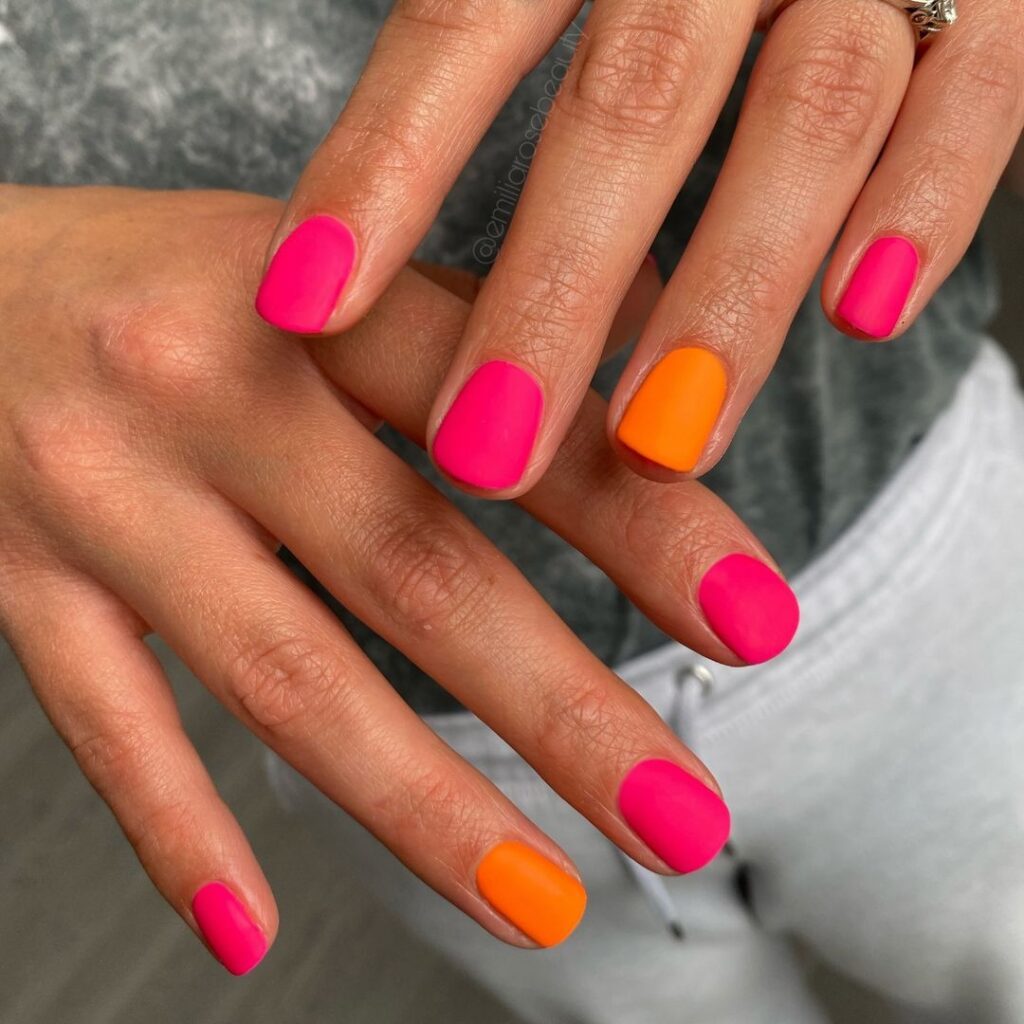 unhas curtas de verão neon matte