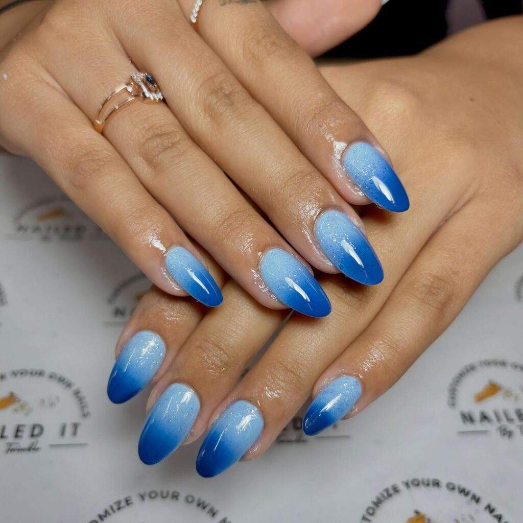 ongles d'été bleus ombrés