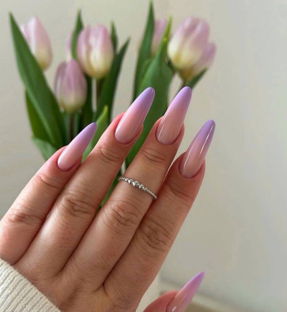 ongles d'été violet ombré