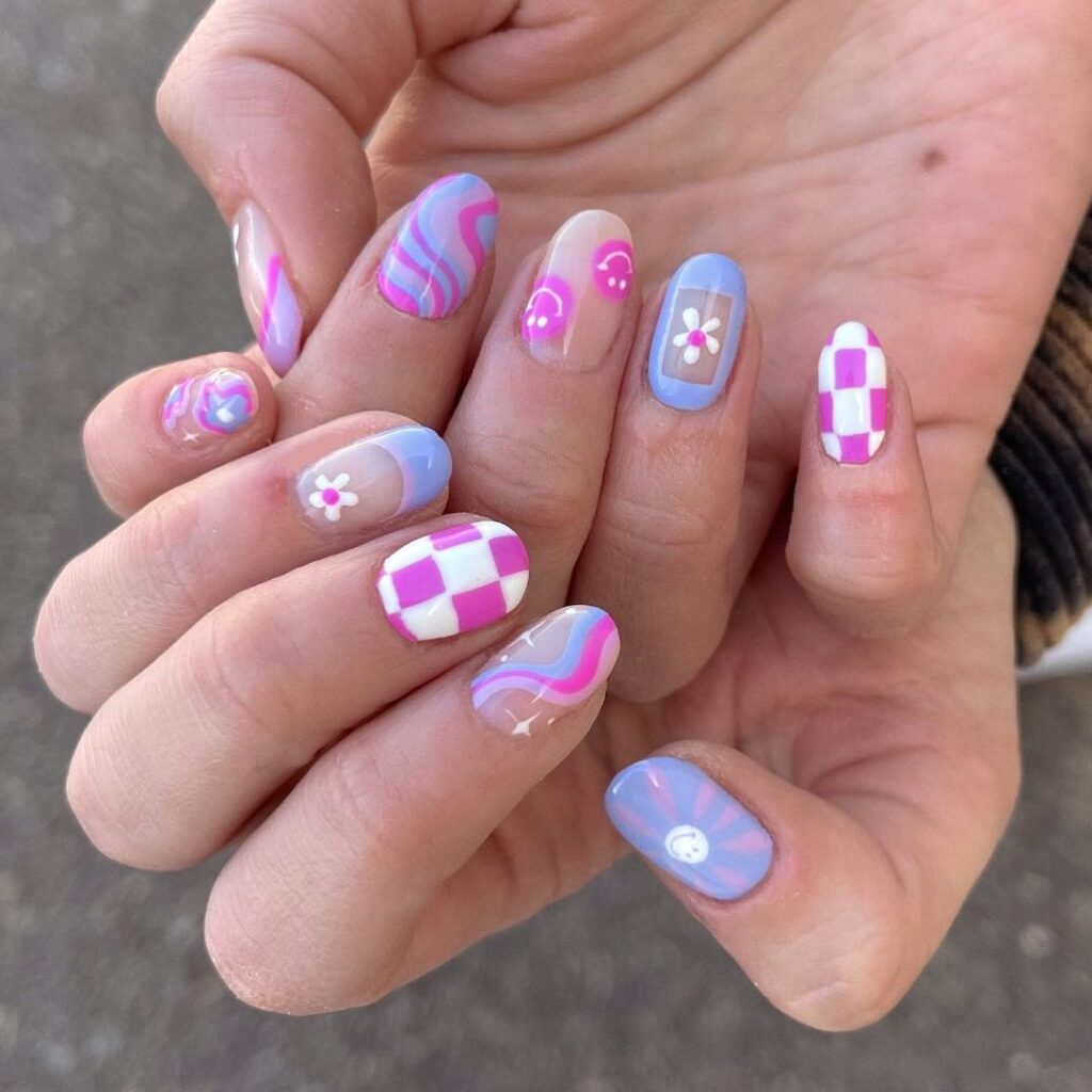 ongles d'été mauves et roses