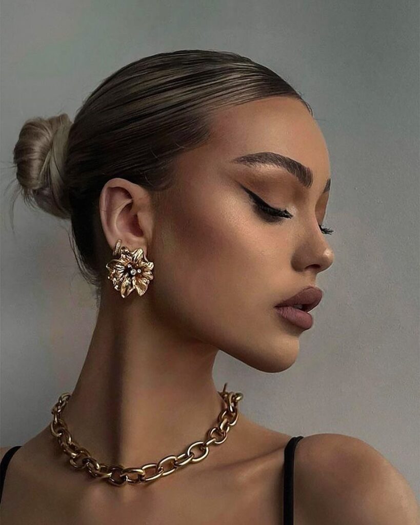 sleek bun for long hair