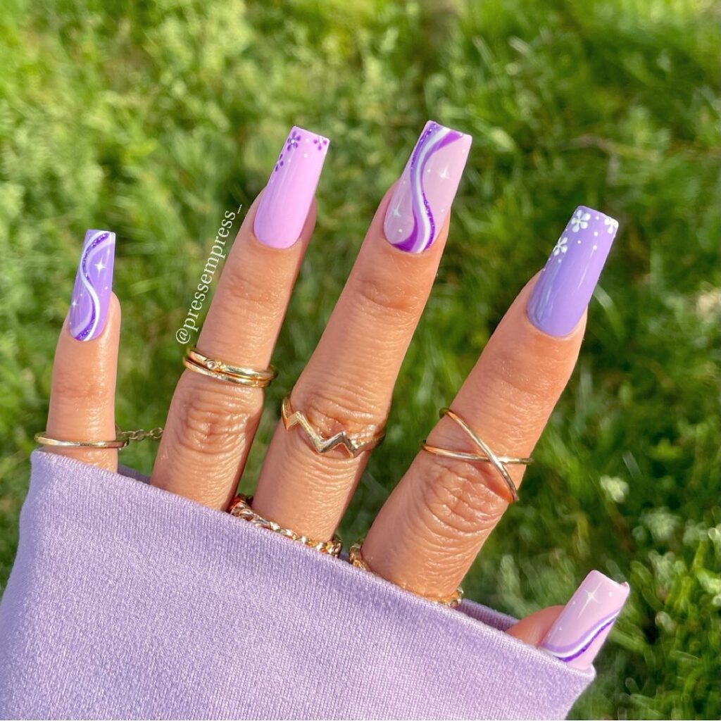 nail art violet d'été