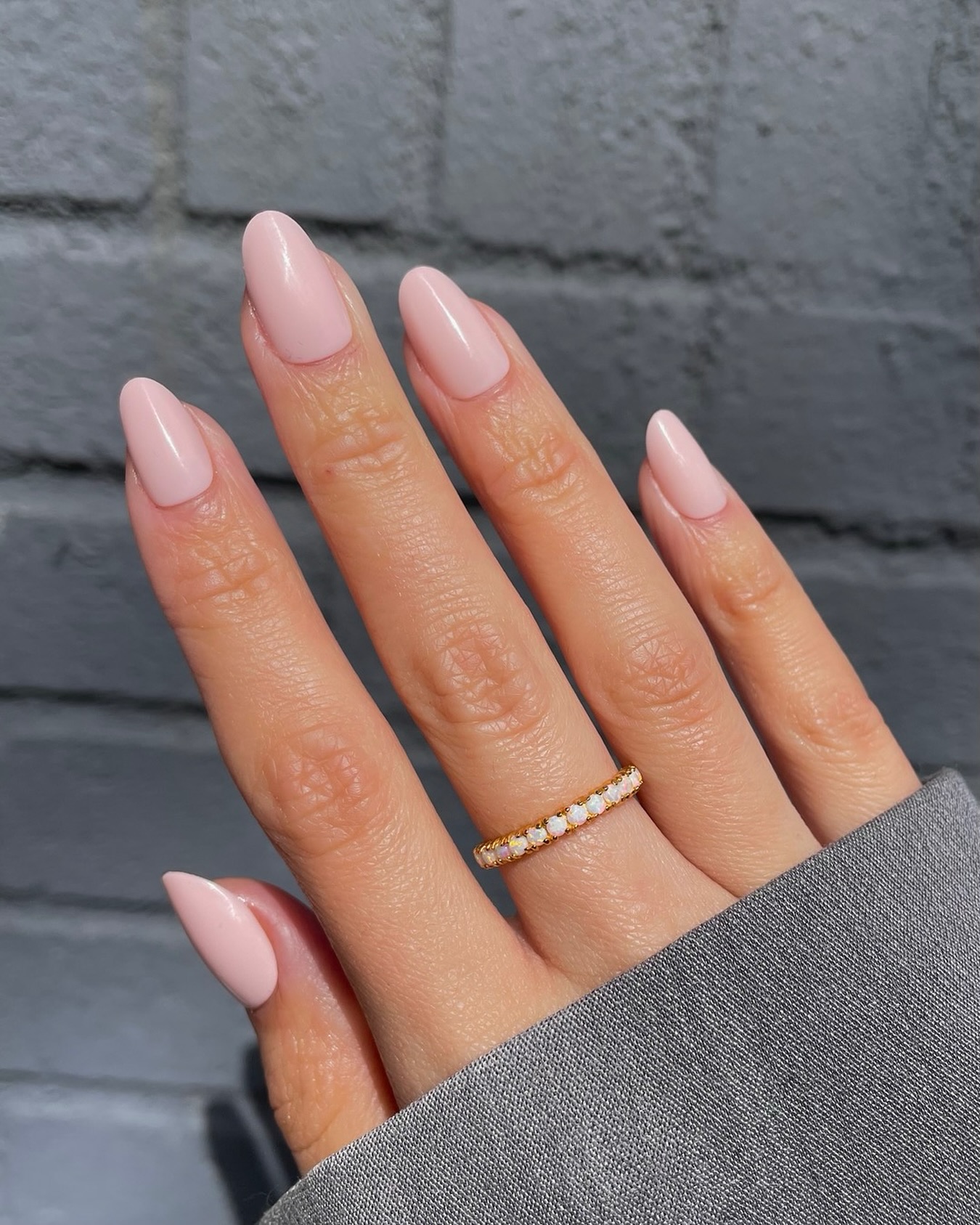 unhas cor-de-rosa balletcore