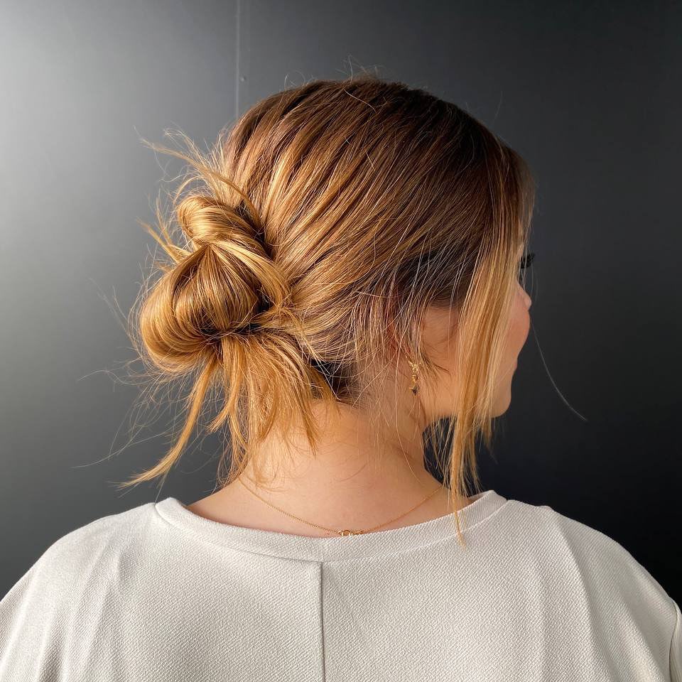 chignon bas désordonné