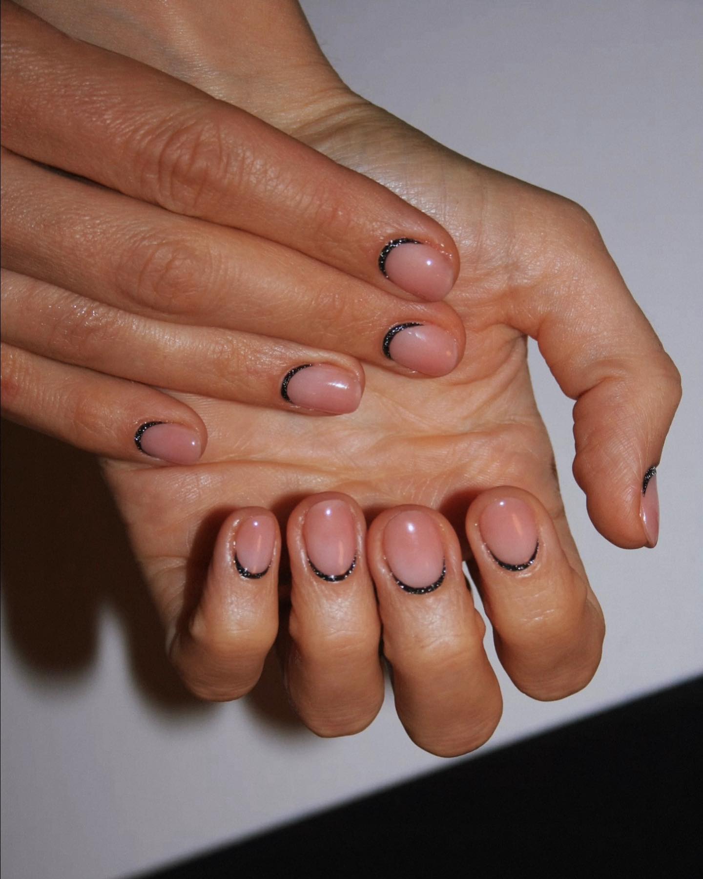 manicure para realçar as cutículas