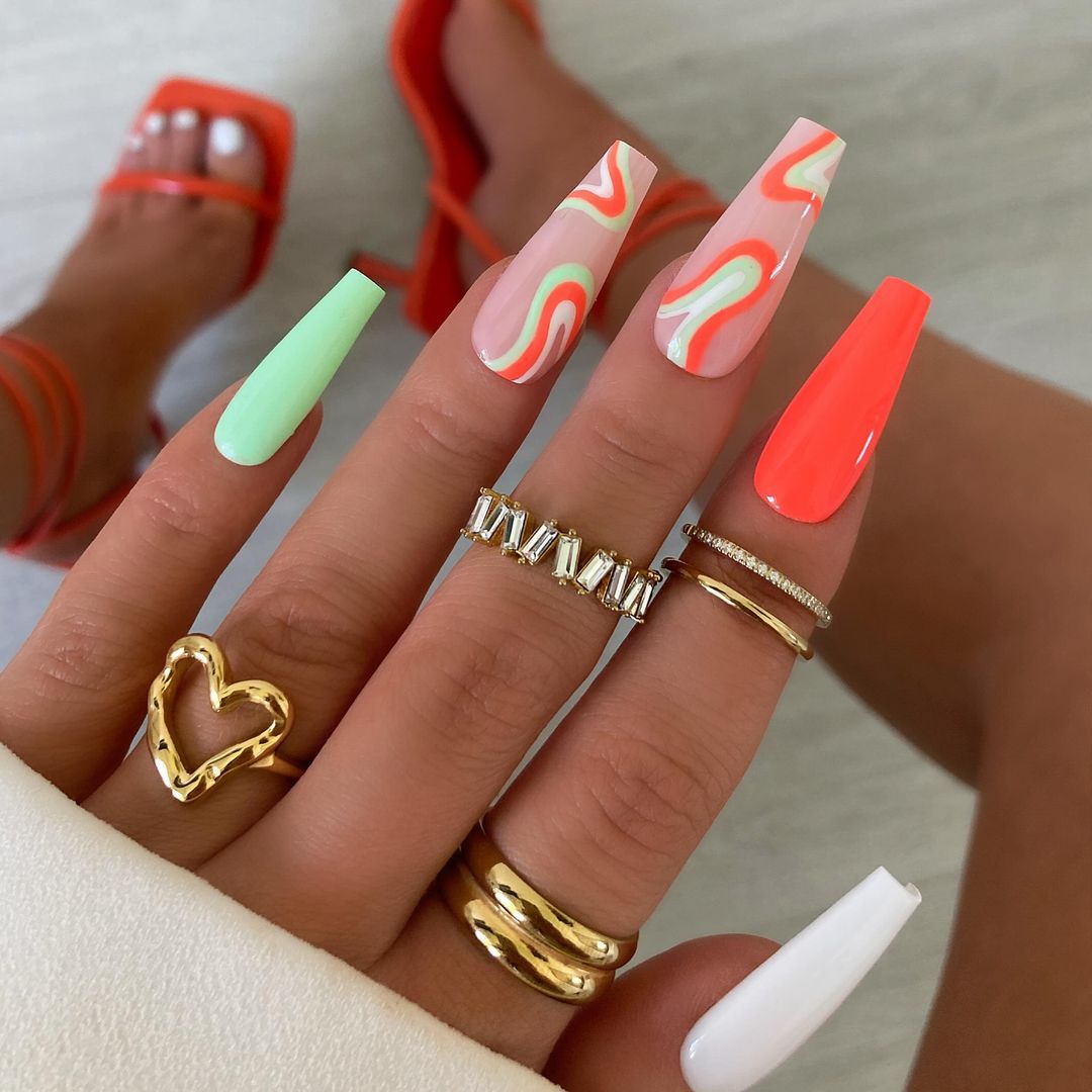 uñas frescas y funky para el verano