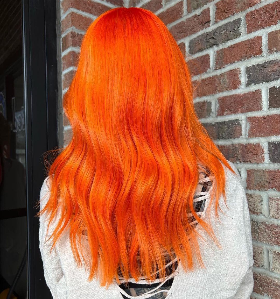 cheveux orange citrouille