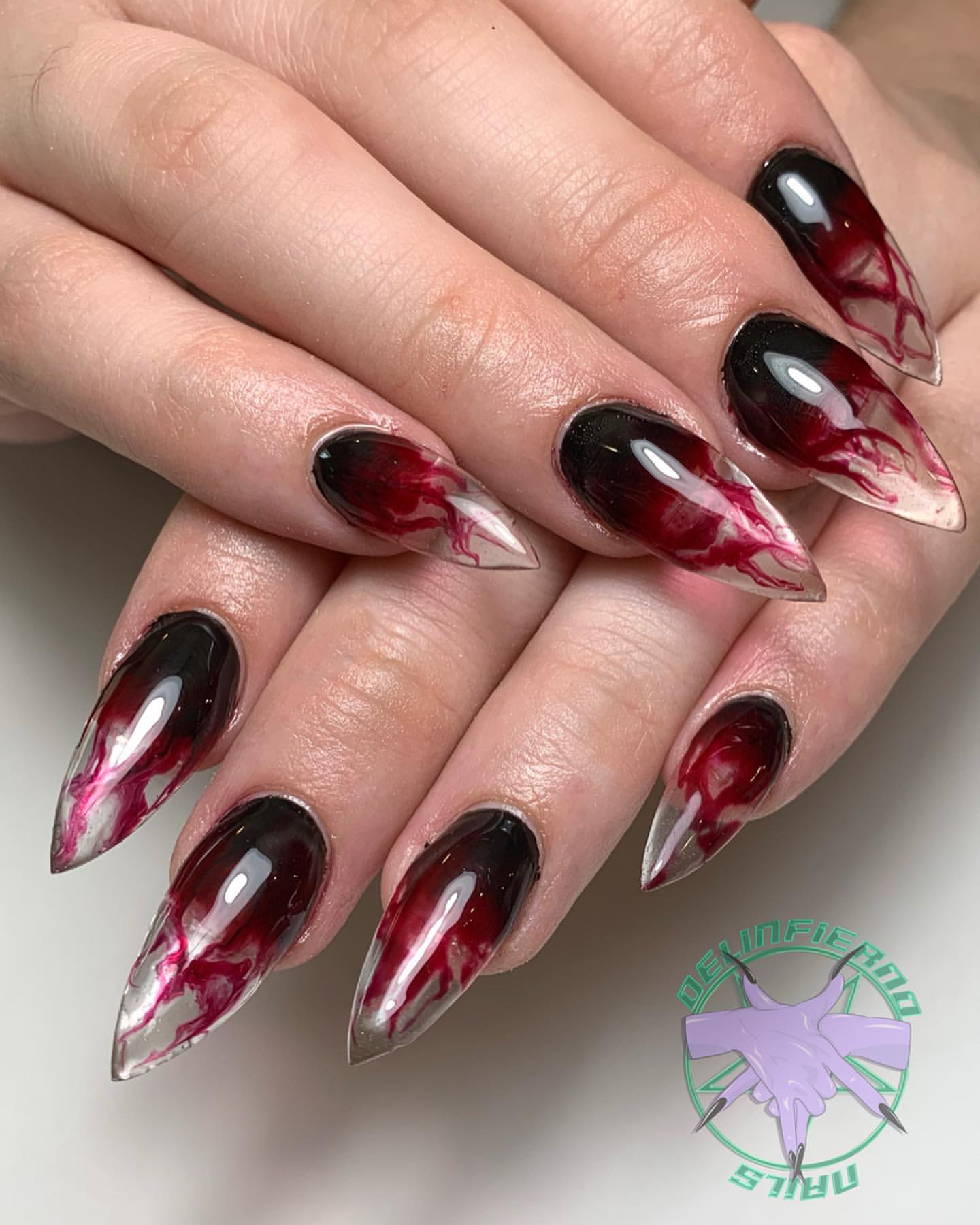 unhas de vampiro transparentes