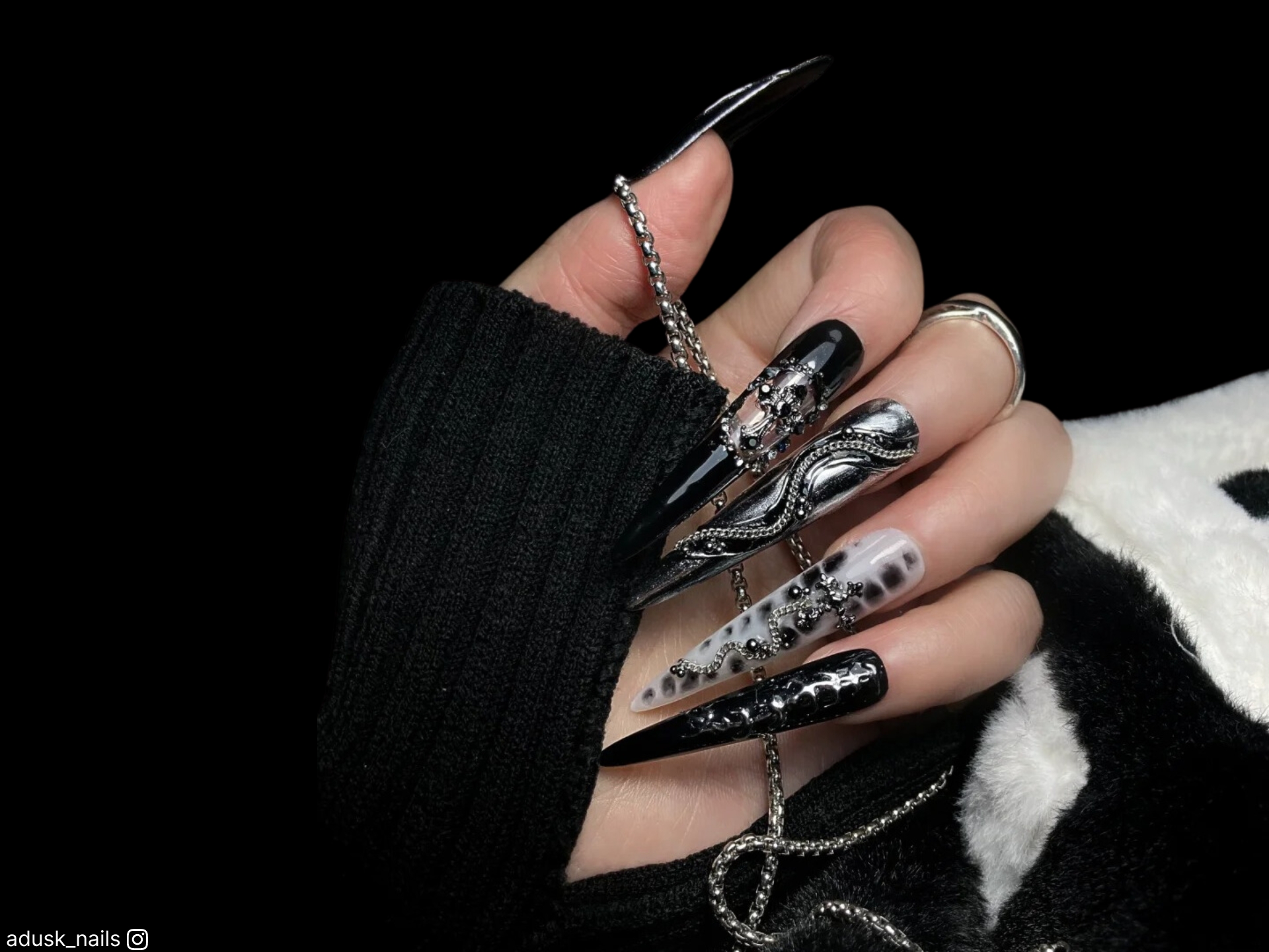 goth nails