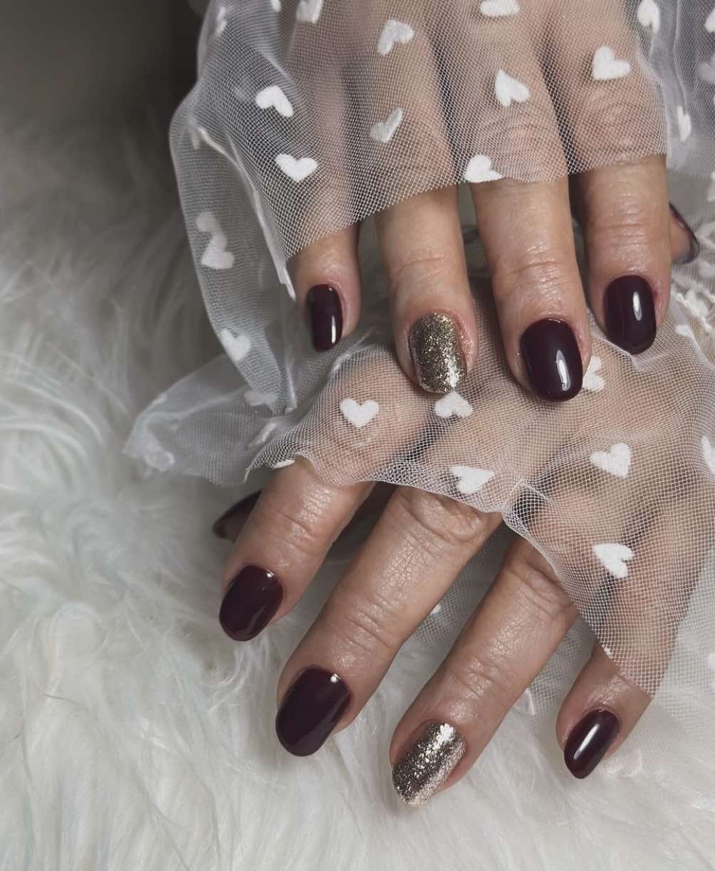 Gold Glitter Wine Nails