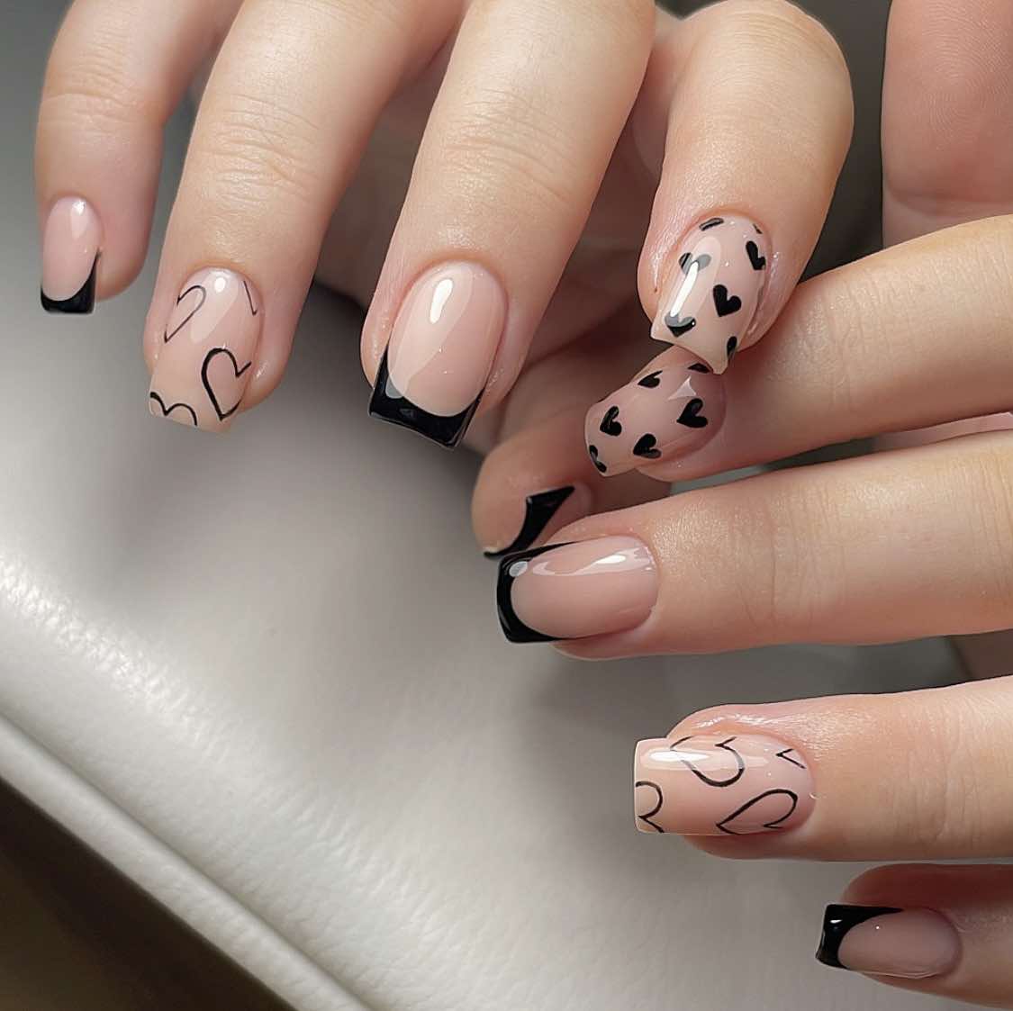 Unhas de outono pretas dos Namorados