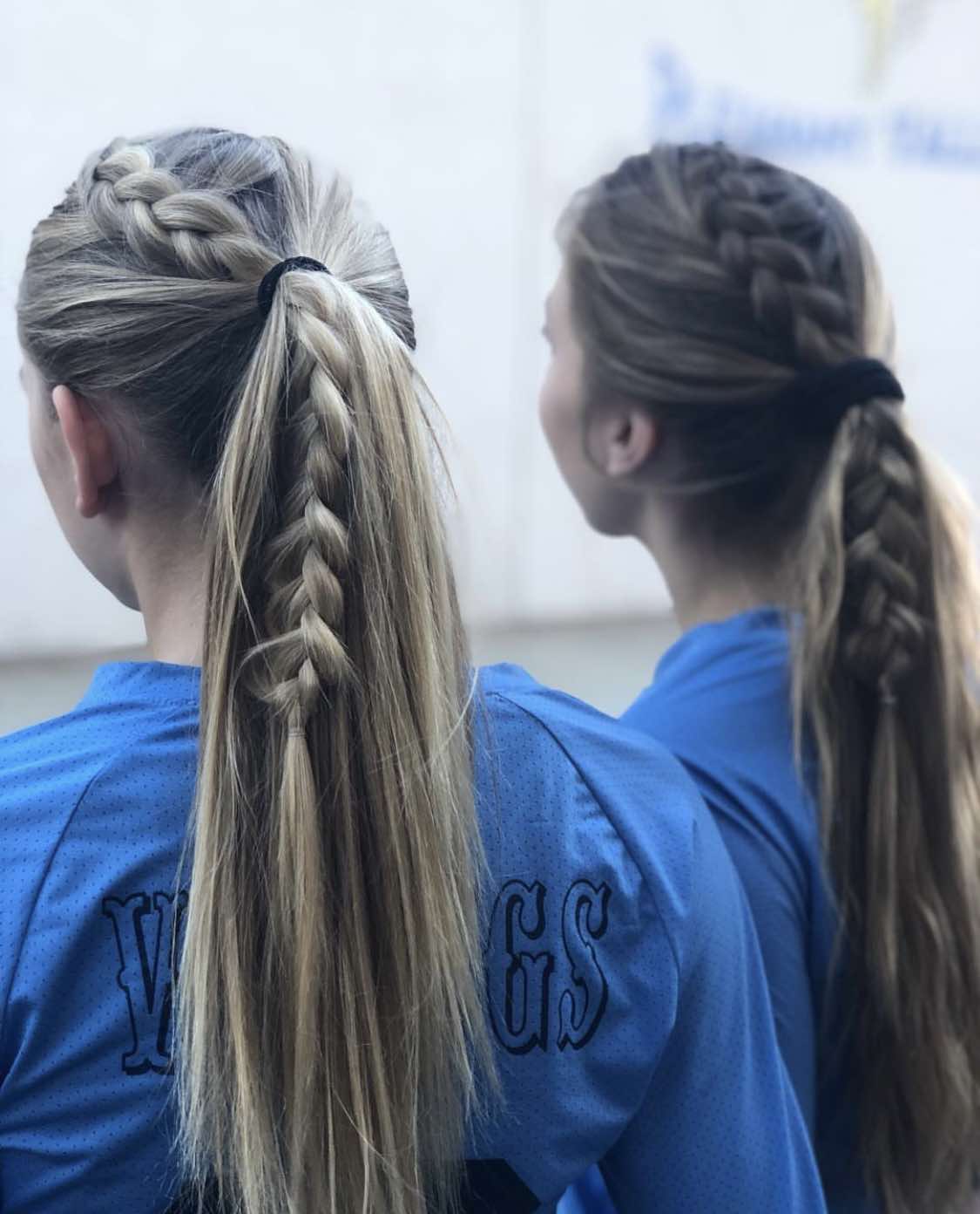 Coda di cavallo centrale con trecce Capelli per il giorno della partita