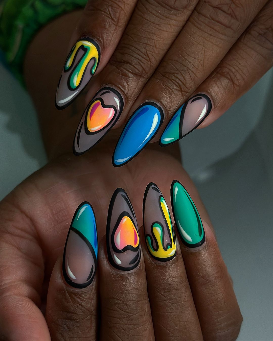 ongles abstraits pop art