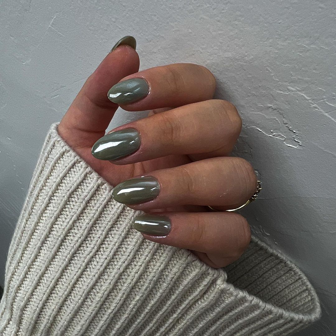 chrome-y bliss green fall nails