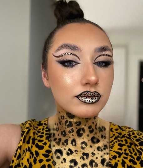 Elegant Predator Makeup Style