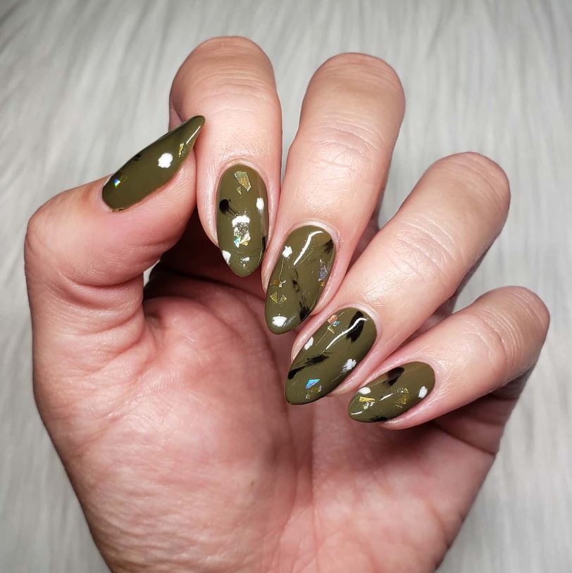 Leaf-Strewn Rounded Nails