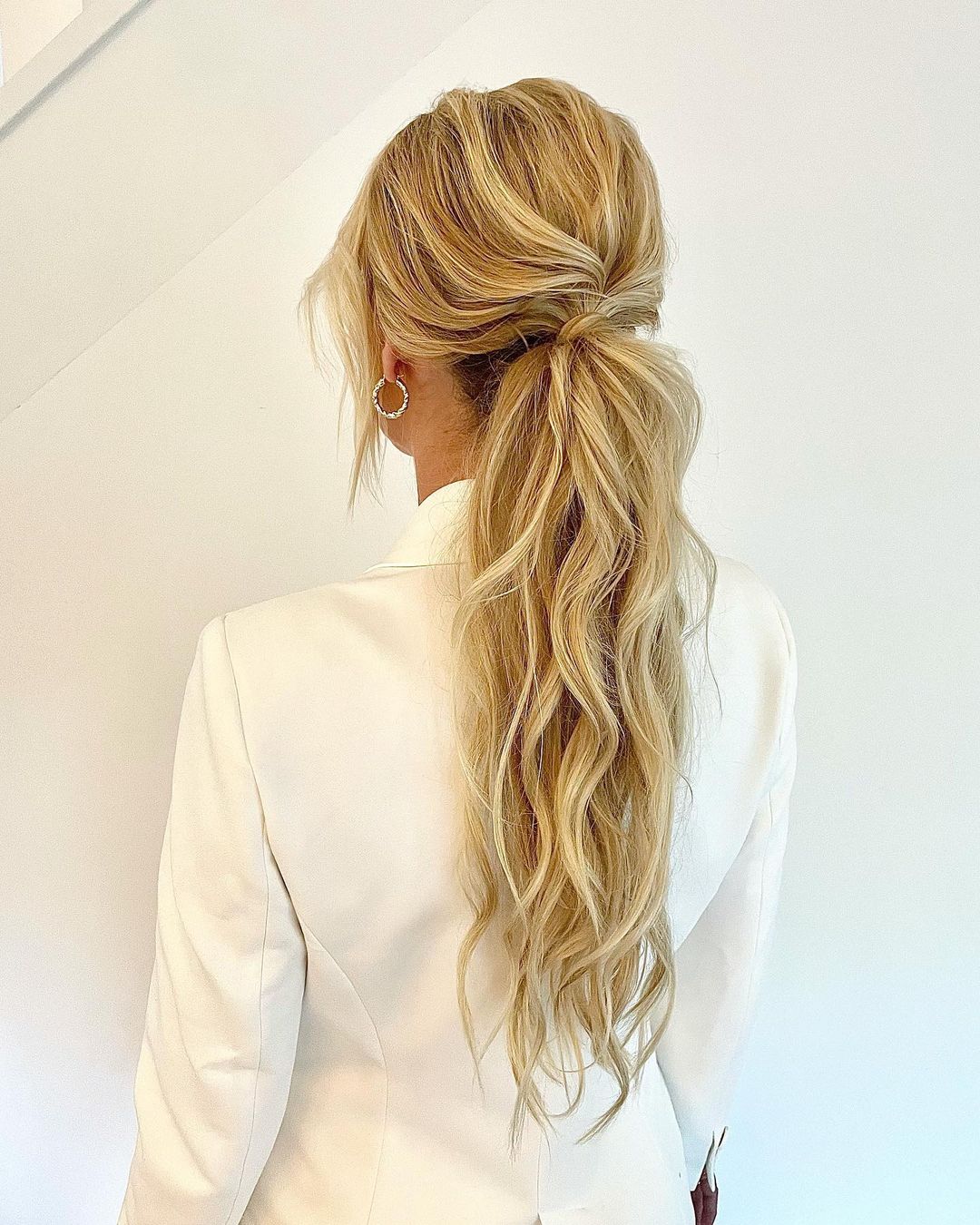 low and behold cute sporty ponytail hairstyle