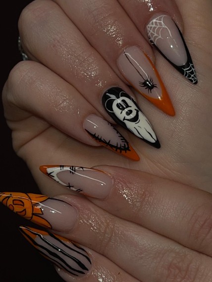 Lunatic Mickey Nails