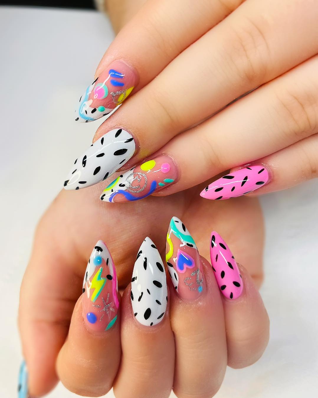 uñas pop art mountain peak