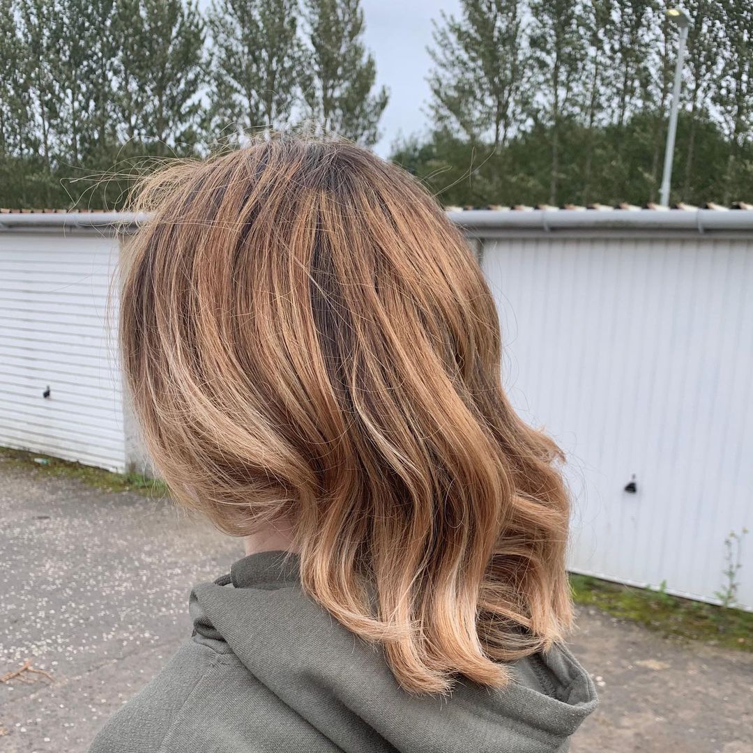 short hair honey to dark caramel balayage