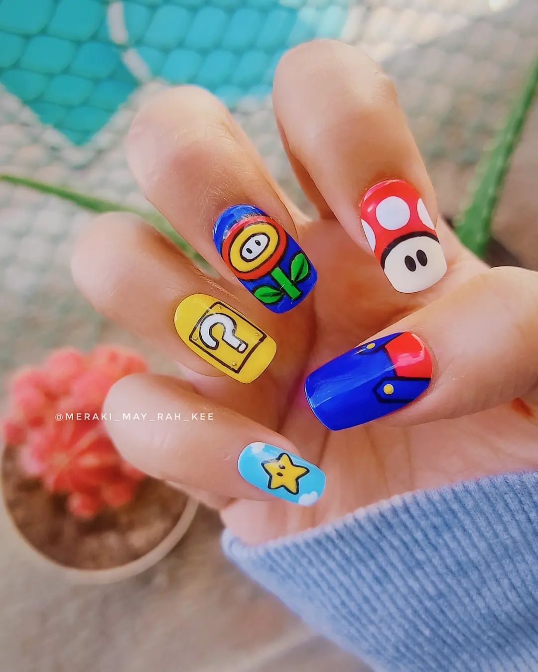 unhas curtas de arte pop natural