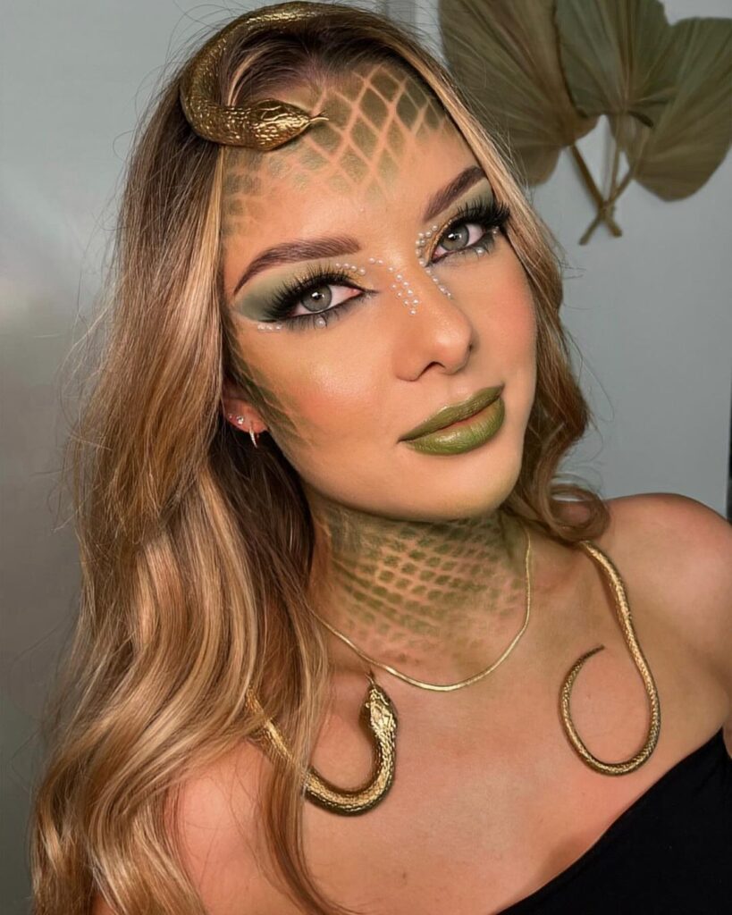 Simple Medusa Makeup