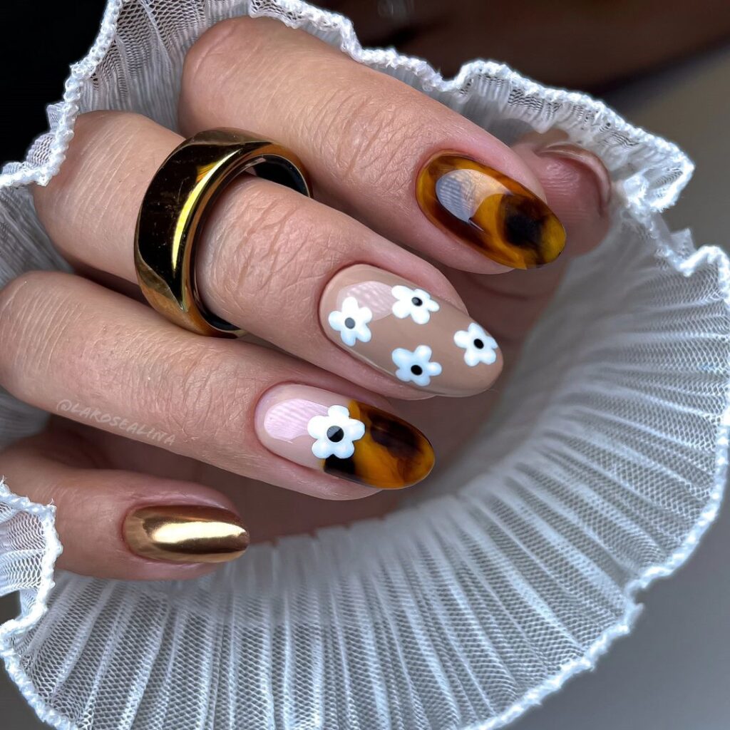 Simple Spring Tortoise Manicure