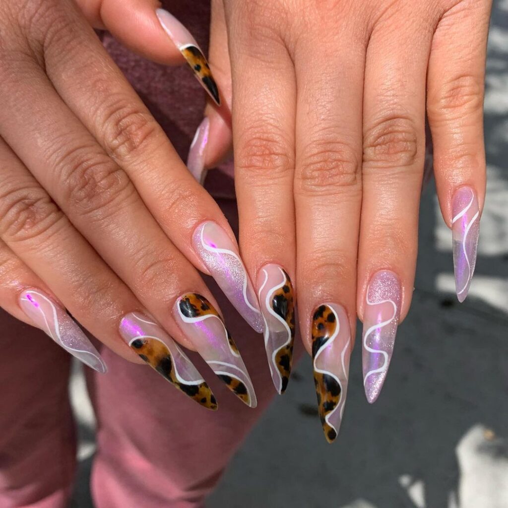 Snake-Wiggly Stiletto Nails
