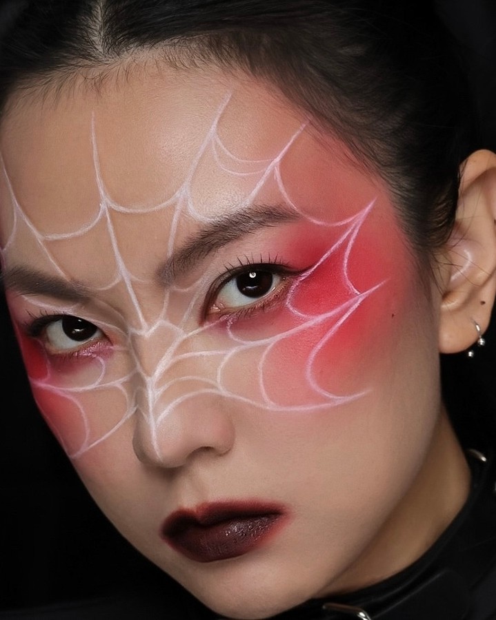 trucco di Halloween con ragnatela