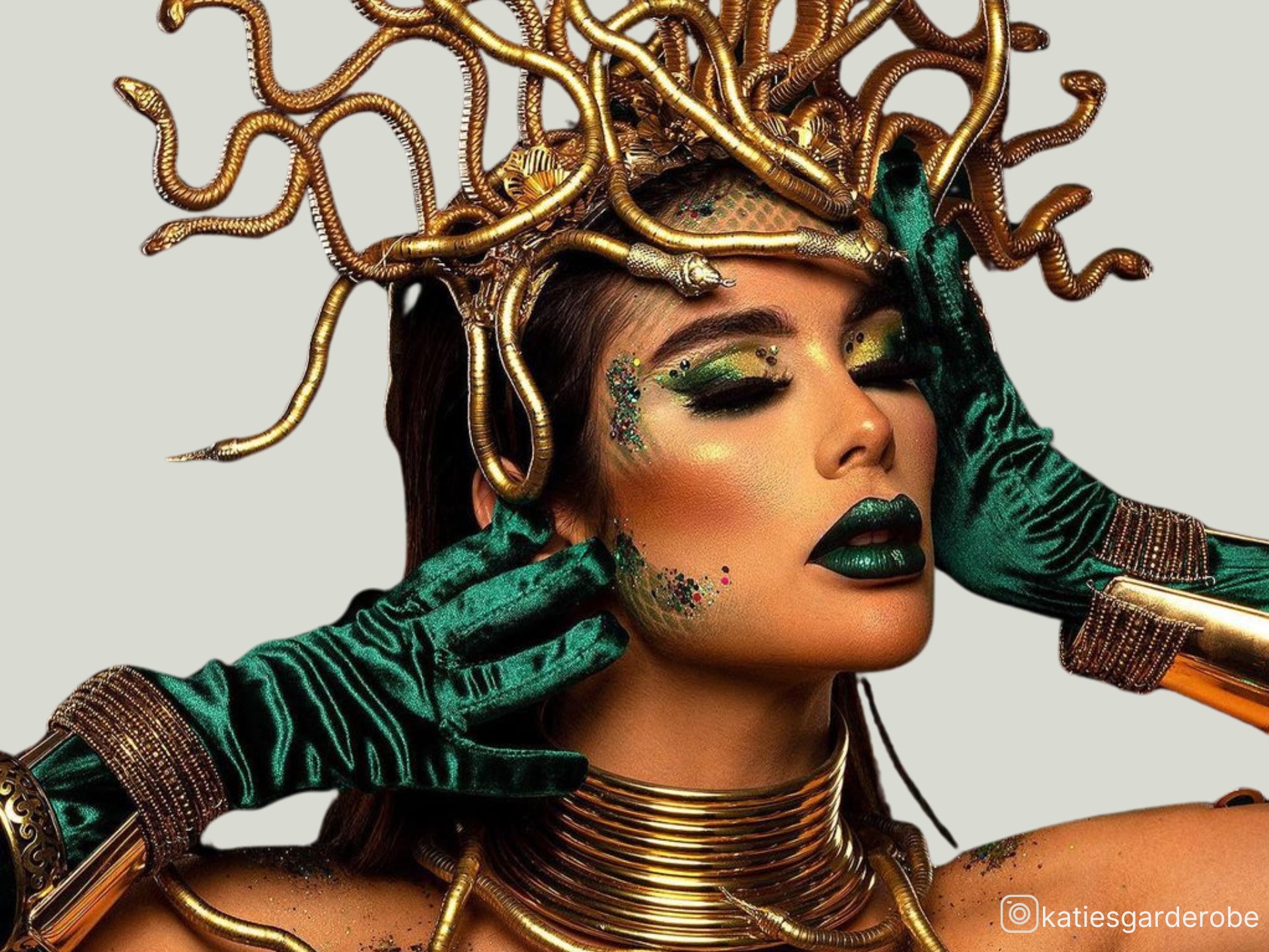 Ssslither Into Medusa Makeup With These Irresistible Serpentine Cunning Concepts