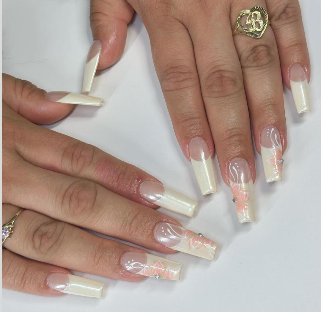 trendy simple retro nail art