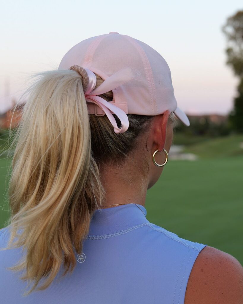 penteado de golfe com rabo-de-cavalo