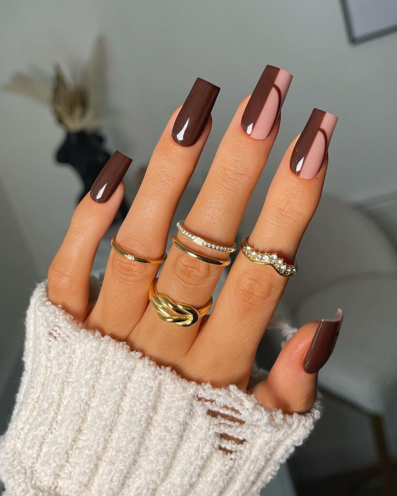 unhas de outono em tons de castanho chocolate