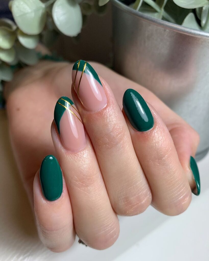 ongles vert foncé