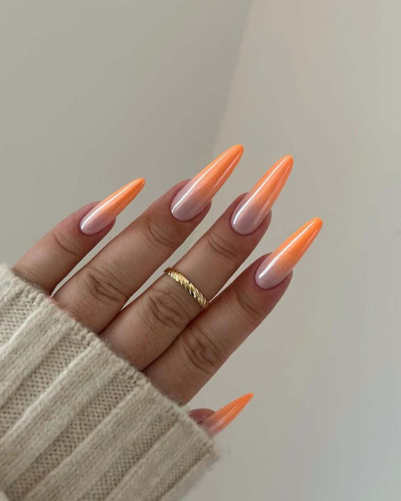 ongles orange de l'été à l'automne