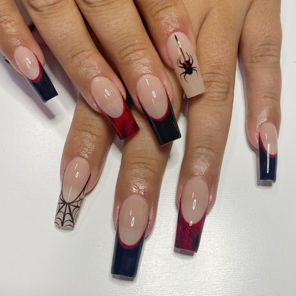 ongles d'octobre effrayants rouges et noirs