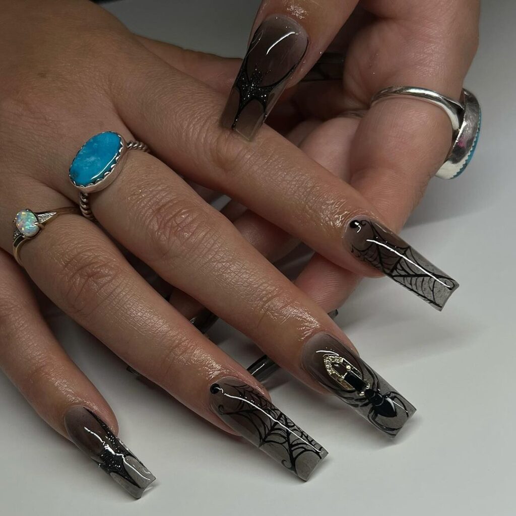 unhas de outubro assustadoras e transparentes