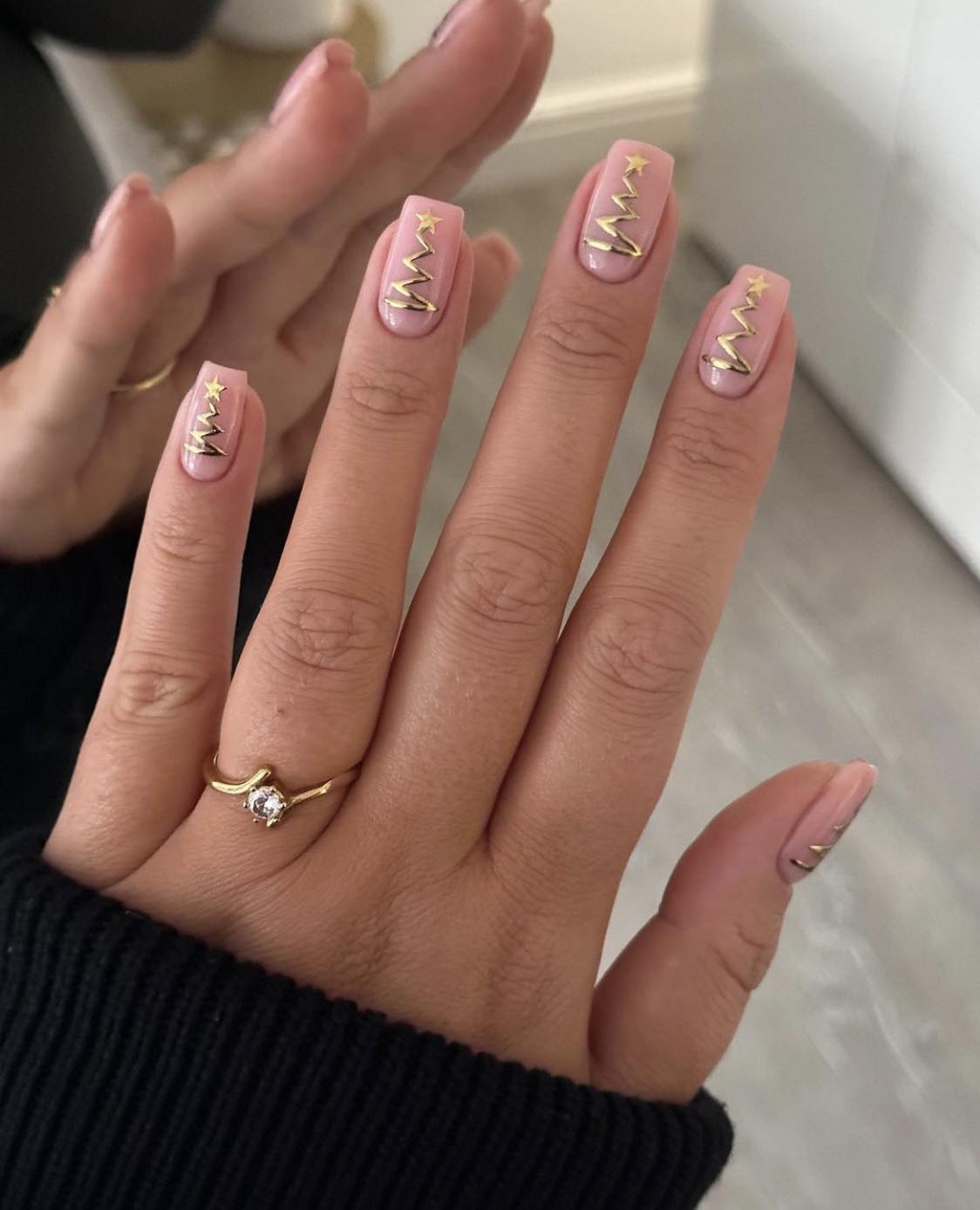 Christmas Gold Nails