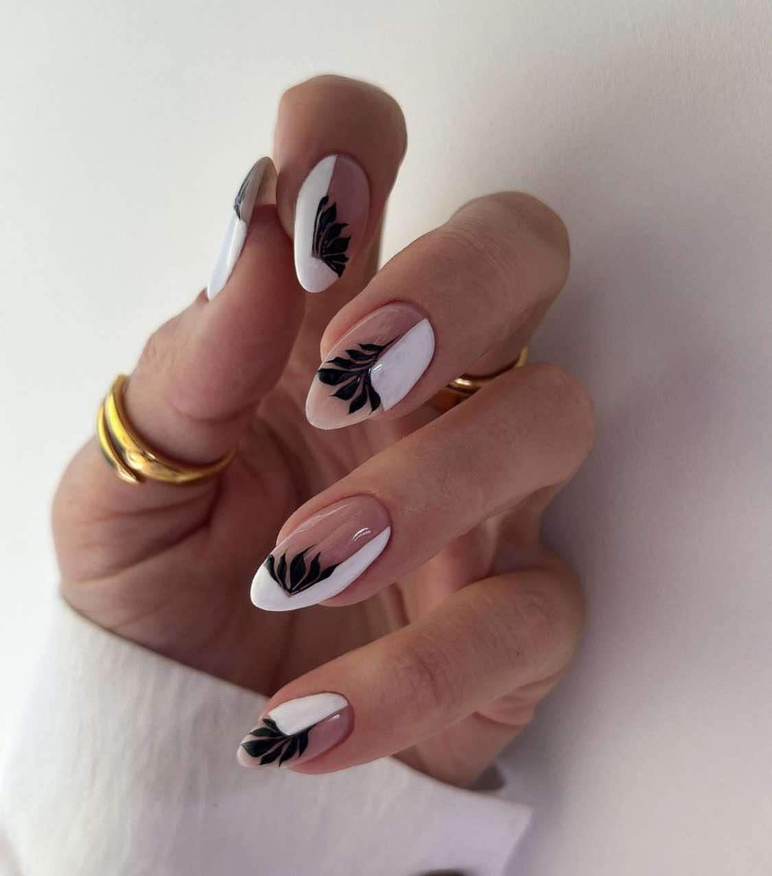 Ongles d'automne noirs et blancs