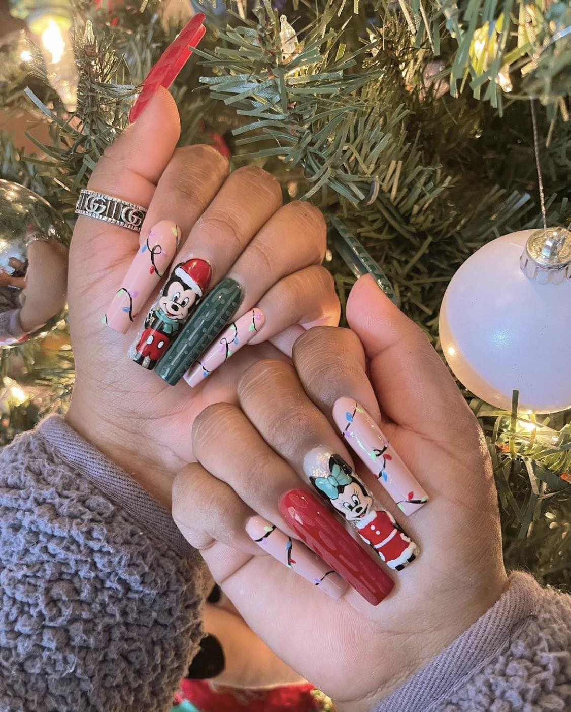 Long Duck Disney Christmas Nails