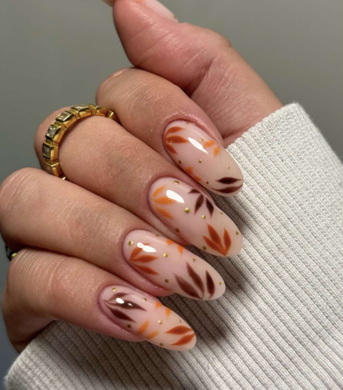 Nude Fall Nails With Leaves