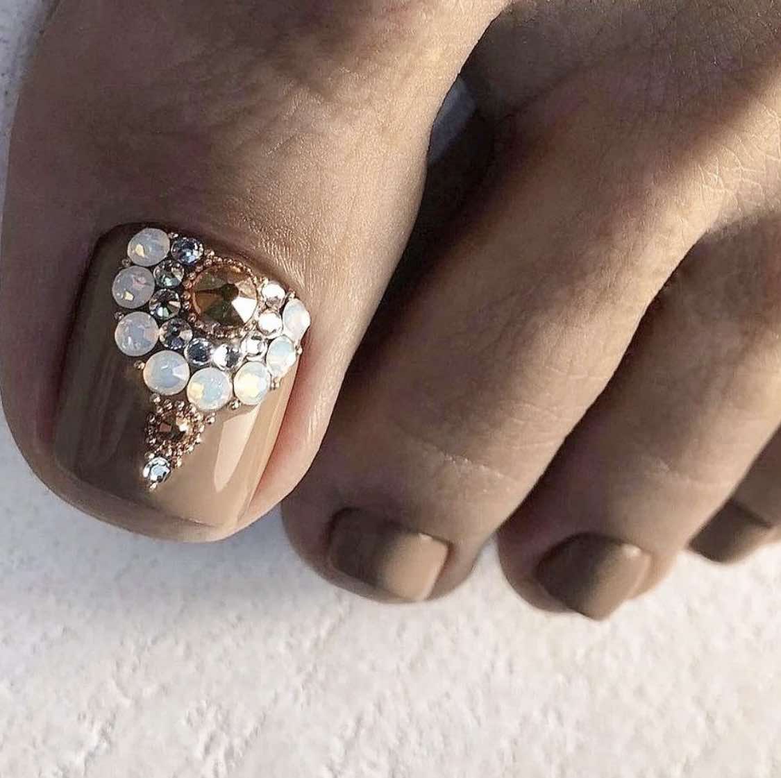 Light Brown Toe Nails With Rhinestones