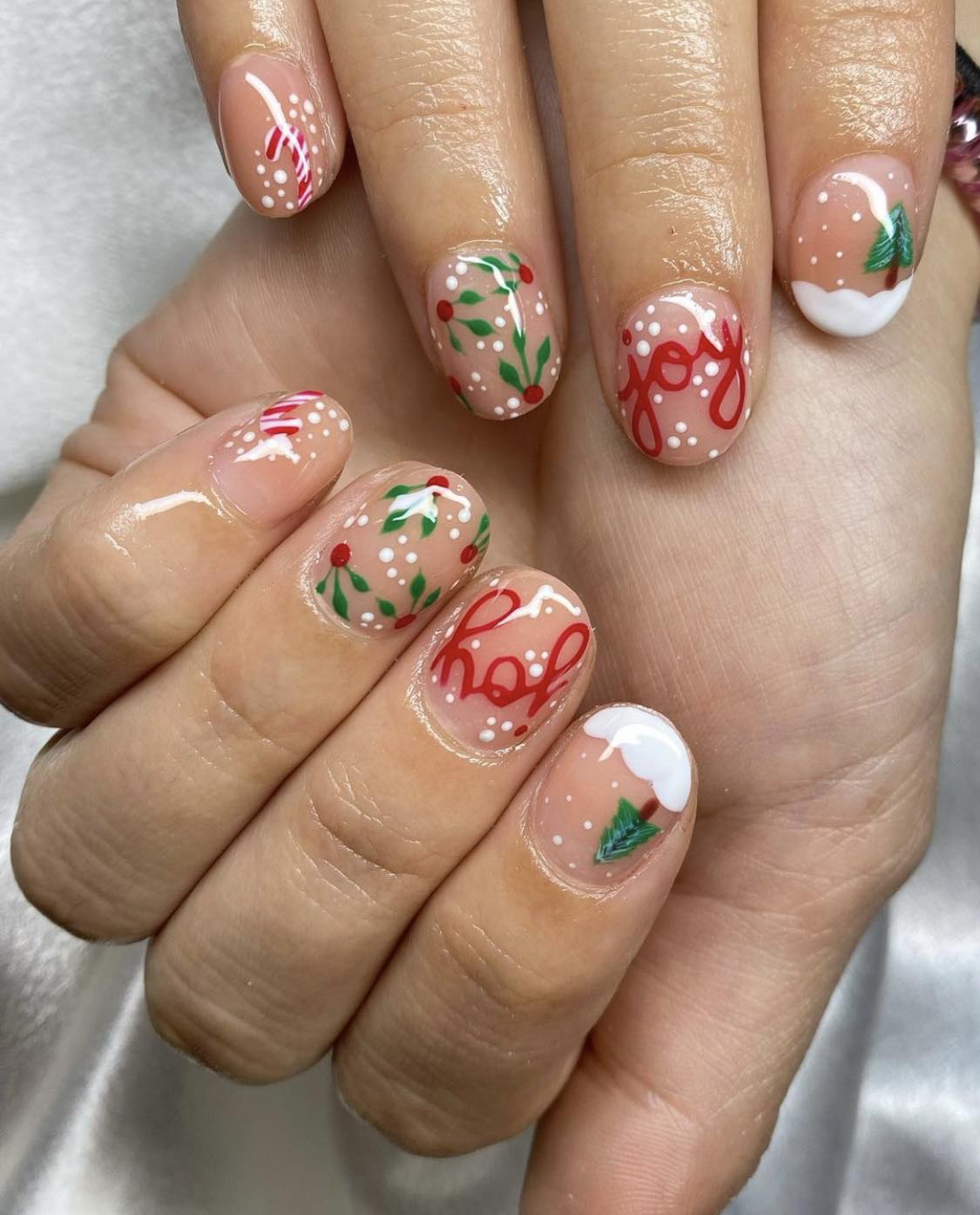 Ongles de Noël courts et mignons