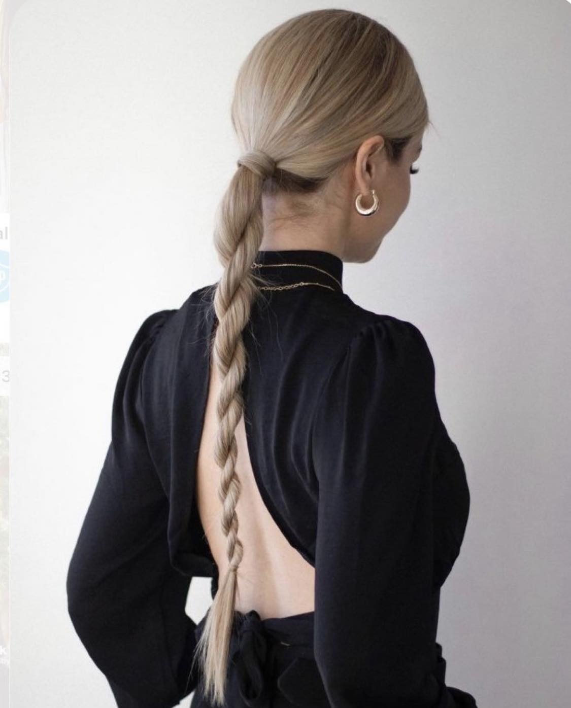 Penteado com rabo-de-cavalo torcido e elegante