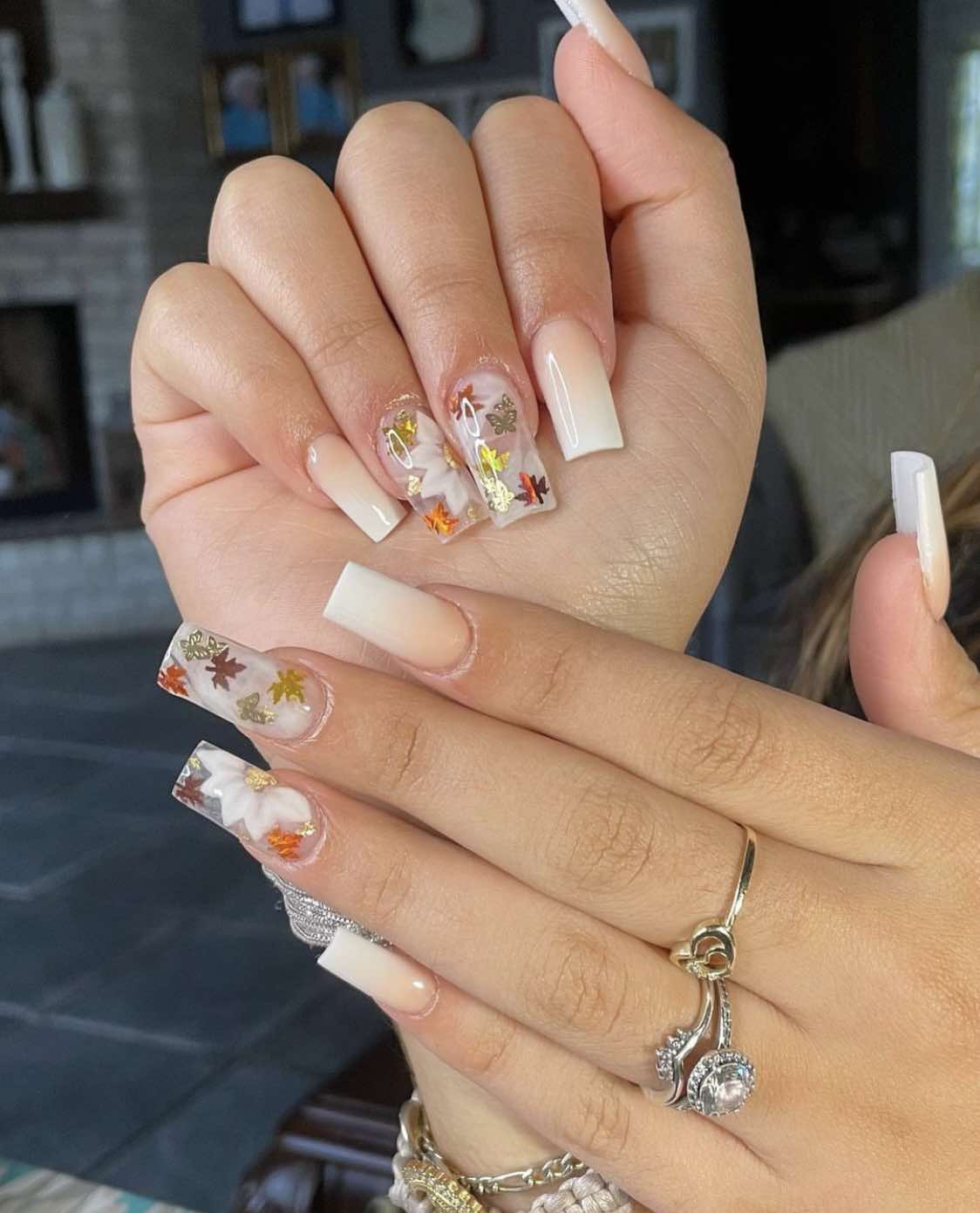 Unhas de outono em Ombre Branco