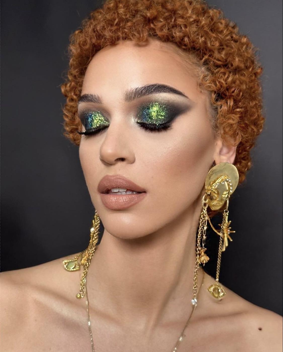 Sparkling Emerald Green Eyes Makeup Look