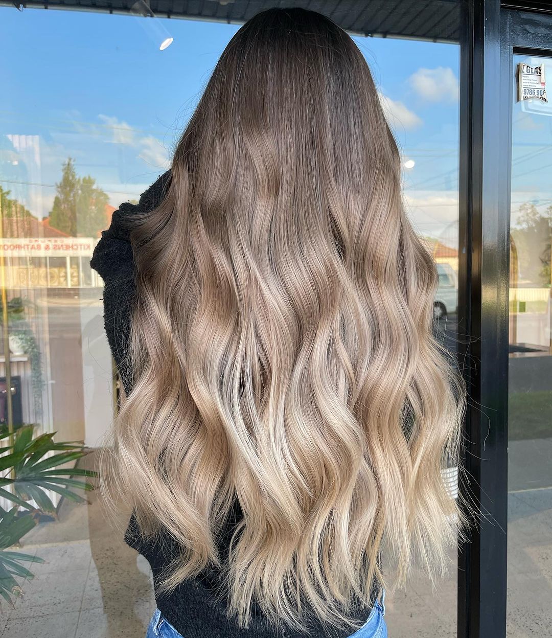 balayage blond beige sur cheveux bruns