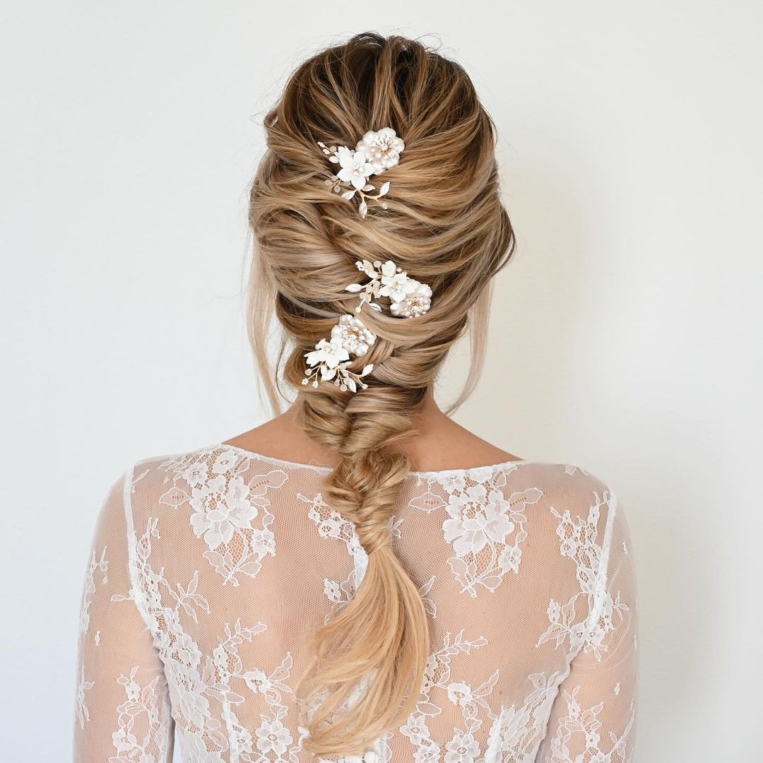 trenzas de novia con flores