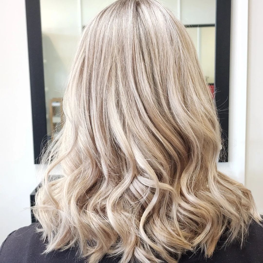 champagne beige blonde